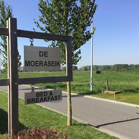 Bed and Breakfast De Moeraseik Zele Exterior foto