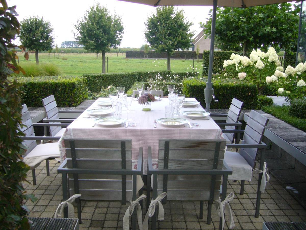 Bed and Breakfast De Moeraseik Zele Exterior foto