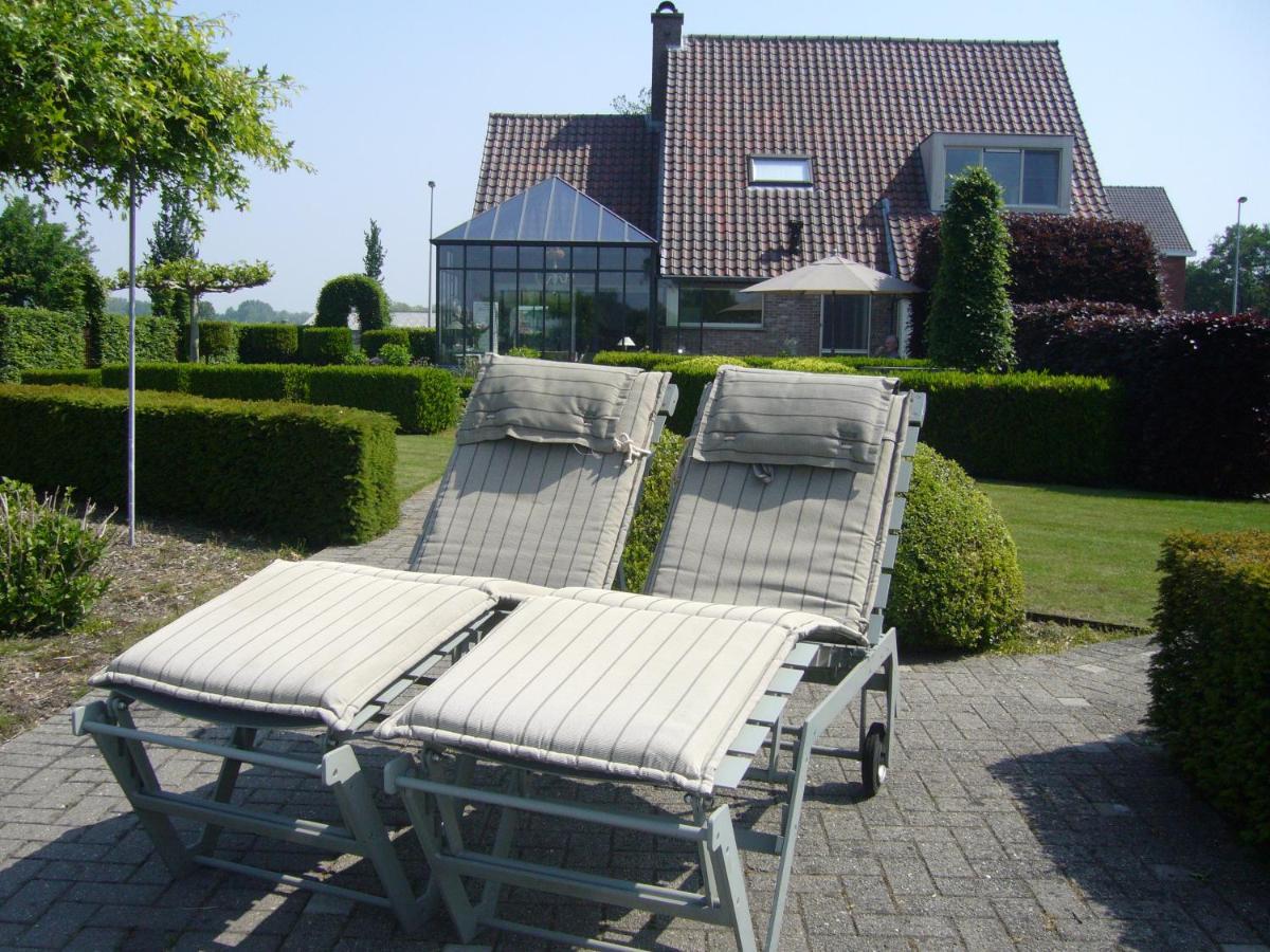 Bed and Breakfast De Moeraseik Zele Exterior foto