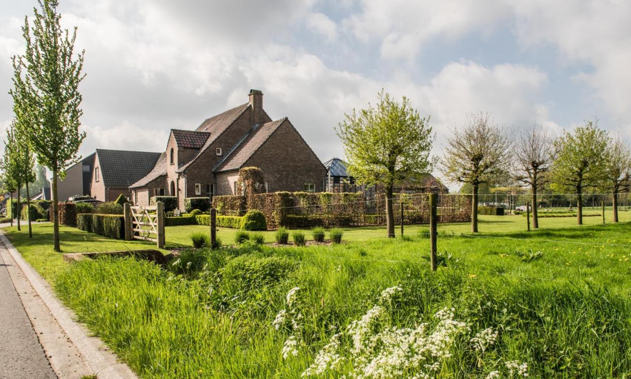 Bed and Breakfast De Moeraseik Zele Exterior foto