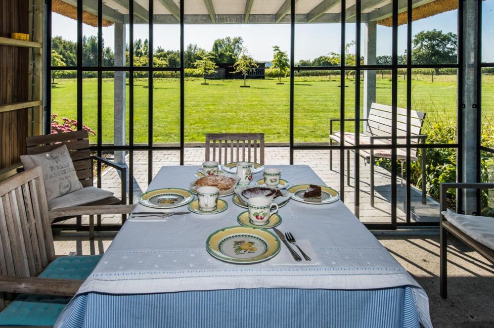 Bed and Breakfast De Moeraseik Zele Exterior foto