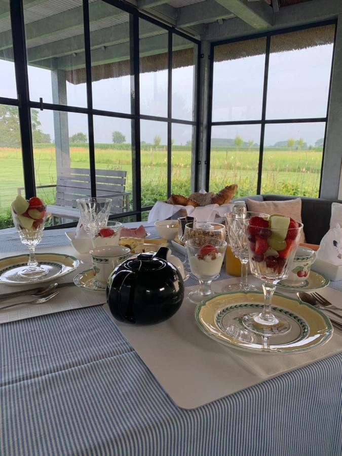 Bed and Breakfast De Moeraseik Zele Exterior foto