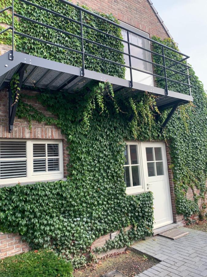 Bed and Breakfast De Moeraseik Zele Exterior foto