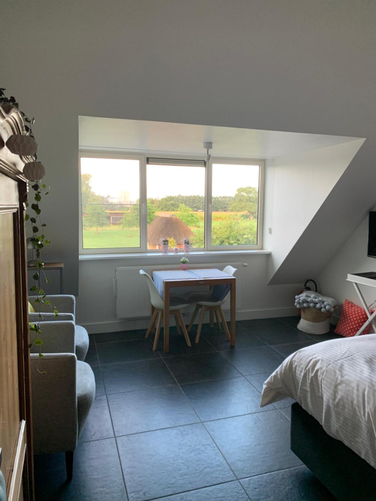 Bed and Breakfast De Moeraseik Zele Exterior foto